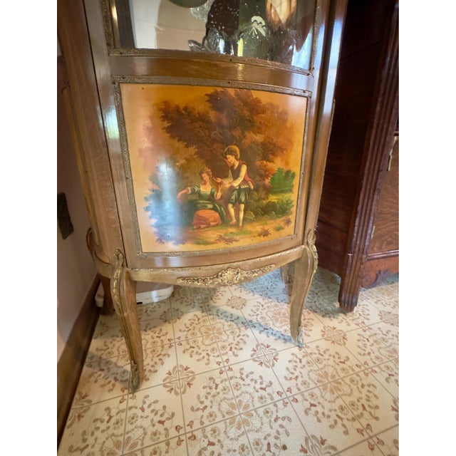 Antique French Louis XV Style Vernis Martin Vitrine Cabinet For Sale In New York - Image 6 of 15