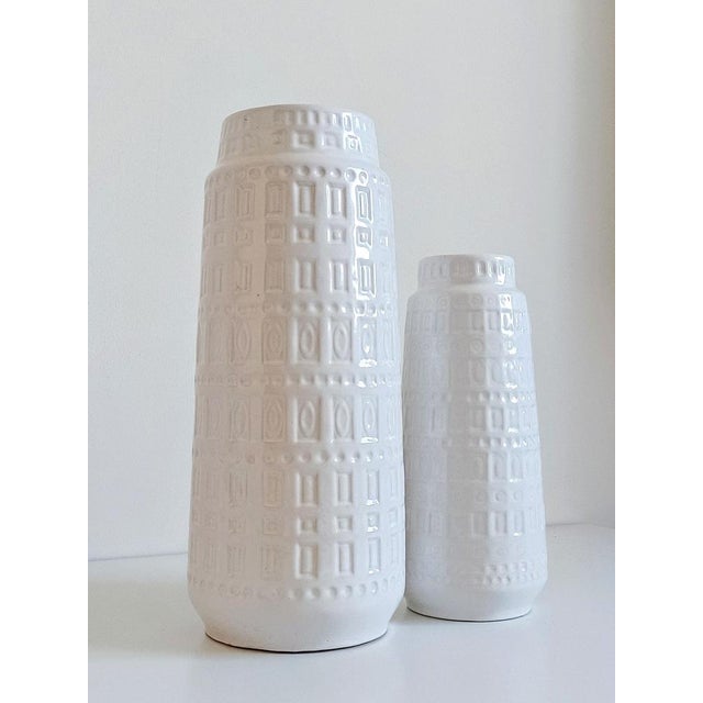 Mid-Century Modern West German White Glazed Ceramic Vases by Scheurich, 1950s, Set of 2 For Sale - Image 6 of 17