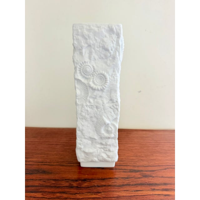 Ceramic Vintage Vase in West German Biscuit Porcelain from AK Kaiser, 1970s For Sale - Image 7 of 9