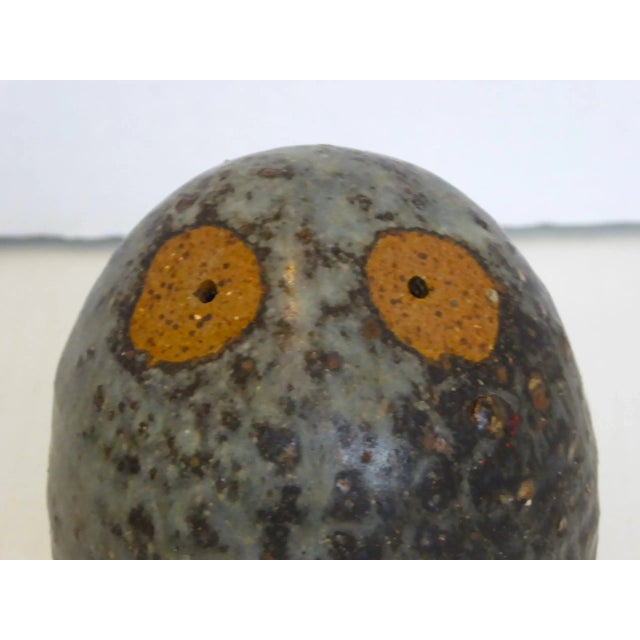 1950s Barbara Garrett Organic Mid Century Modern Pair of Stylized Stoneware Pottery Owls For Sale - Image 10 of 12