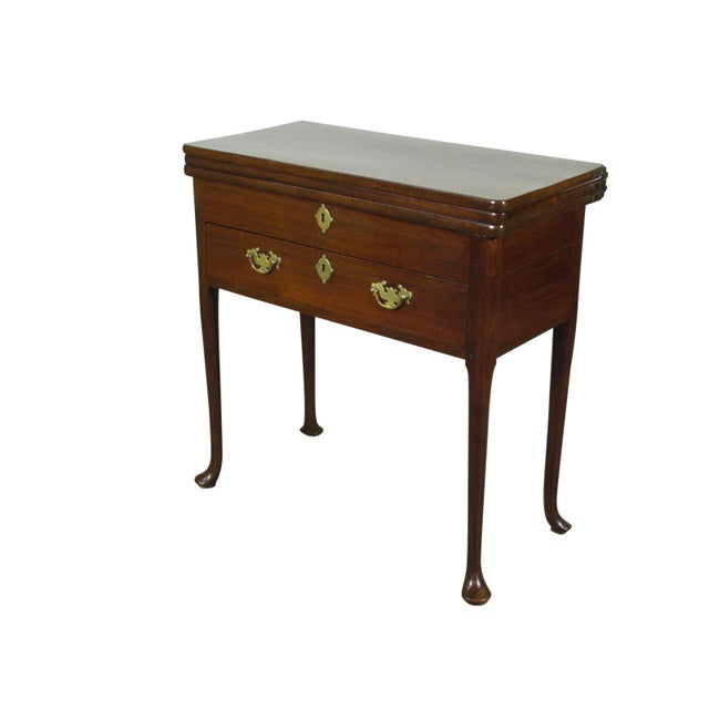 American 18th-C. Queen Ann Triple-Top Mahogany Game Table For Sale - Image 3 of 10