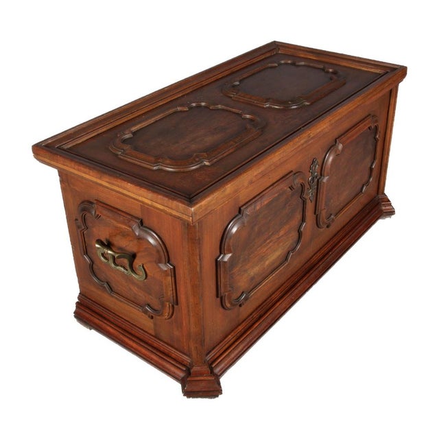 Age/age and origin/origin: The chest is probably from around 1750-60 and the origin is probably southern Germany...