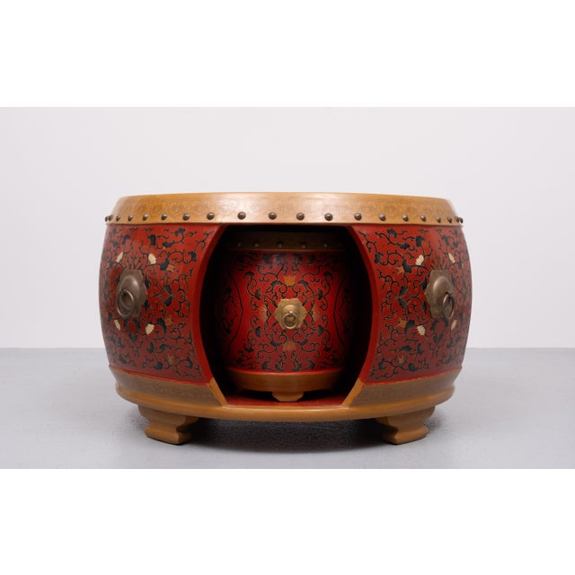 Oriental Drum Table with Small Stools 1960s, Set of 5 For Sale - Image 3 of 18