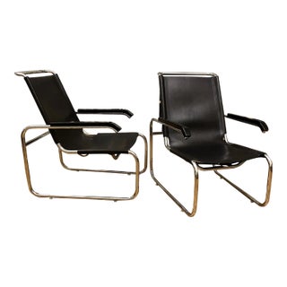 1980s Marcel Breuer Cantilever Lounge Chairs in Black Leather - a Pair For Sale