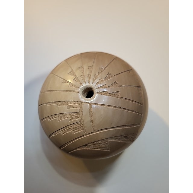 1980s Hopi-Tewa Pottery Seed Jar Signed Jemez For Sale - Image 5 of 10