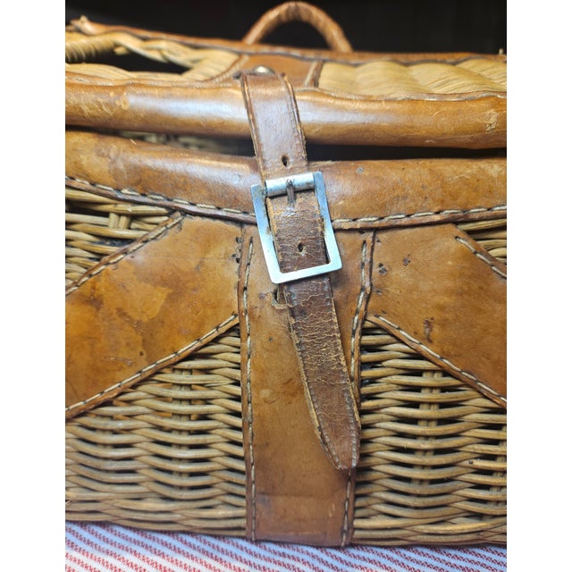 Fishing Creel With a Rexall and Company Line "Nippers" For Sale - Image 9 of 12