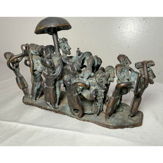 Antique 19th Century Ashanti King From Ghana Detailed Figural Bronze Statue For Sale - Image 10 of 16