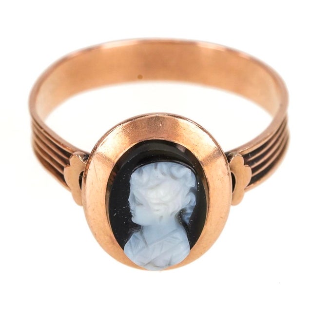 Victorian 10k Gold Black and White Cameo Portrait Ring For Sale - Image 3 of 5