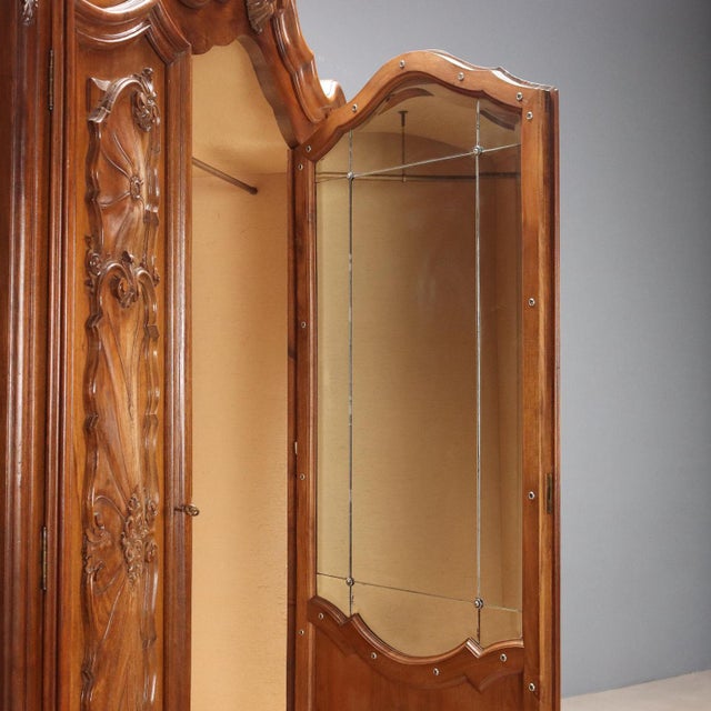 Antique Baroque Style 3-Door Wardrobe in Walnut For Sale - Image 3 of 13
