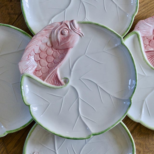Large Vintage Hand-Painted Majolica Plates with Fish Design from Chaumette Paris, 1950s, Set of 5 For Sale - Image 3 of 7