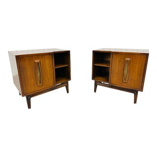 Mid-Century Modern Hoke Walnut Nightstands - Set of 2 For Sale