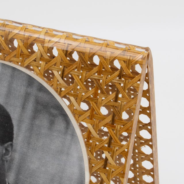 Team Guzzini Italy Modernist Lucite and Wicker Picture Frame, circa 1970 For Sale In Atlanta - Image 6 of 9