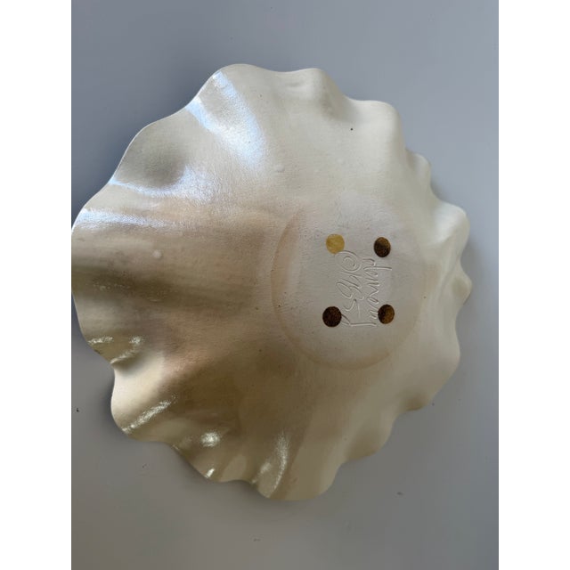 Cream 1980s Barbara Demery Postmodern Studio Art Pottery Bowl For Sale - Image 8 of 12