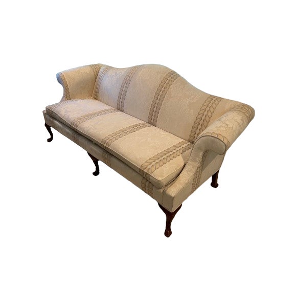 1990s Ethan Allen Georgian Court Queen Anne Camelback Sofa in Cream Damask For Sale In San Francisco - Image 6 of 7