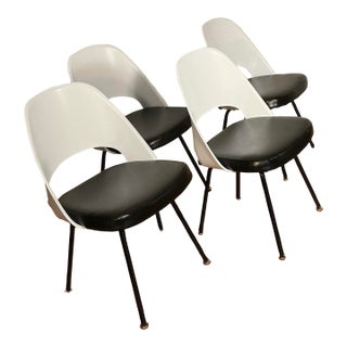 50s Knoll Associates Executive Side Chairs Model 72c Designed by Eero Saarinen - Set of 4 For Sale