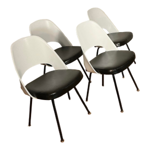 50s Knoll Associates Executive Side Chairs Model 72c Designed by Eero Saarinen - Set of 4