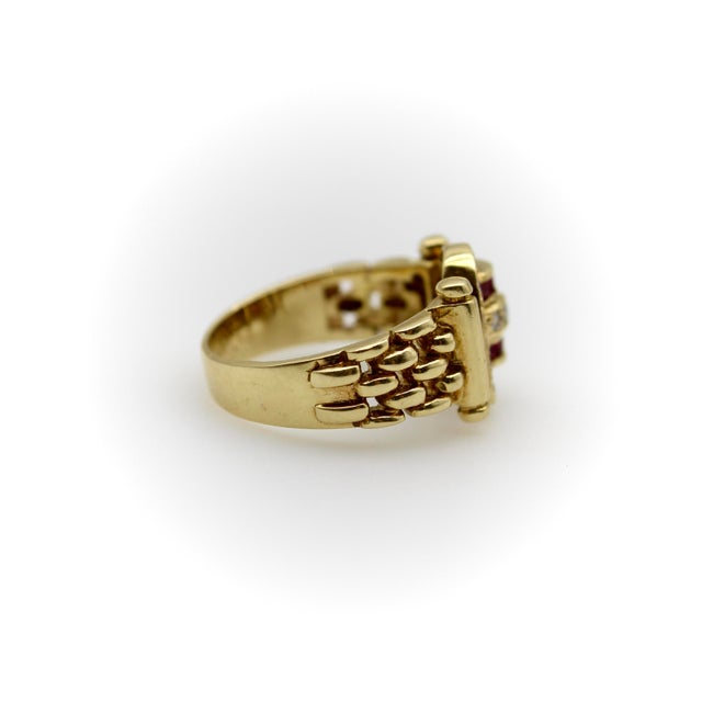 Vintage 18k Gold Diamond and Ruby Buckle Ring, Size 4.5 For Sale In Los Angeles - Image 6 of 10