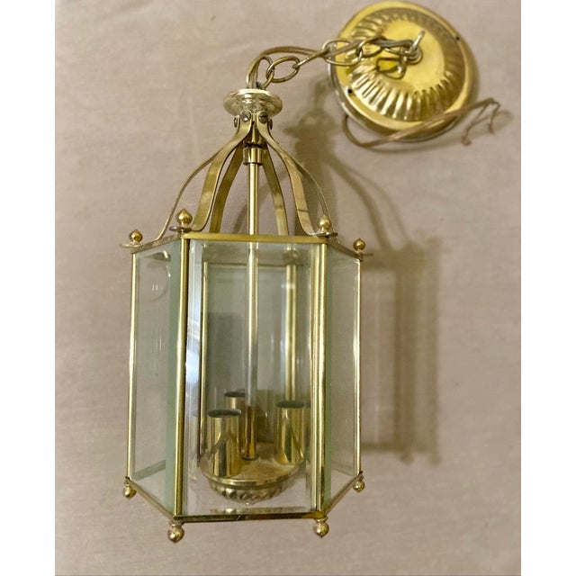 Vintage Lightolier Classic Style Hexagonal Brass Foyer Hanging Pendant Lantern For Sale In Pittsburgh - Image 6 of 7
