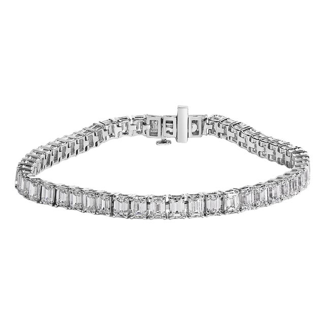 IGI Certified 14K White Gold 10.0 Cttw Emerald Cut Lab Grown Diamond Tennis Bracelet For Sale