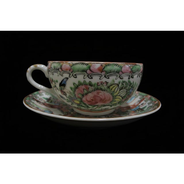 Chinese Export Famille Rose Medallion Porcelain Tea Cup & Saucer Set of 4 For Sale - Image 4 of 18