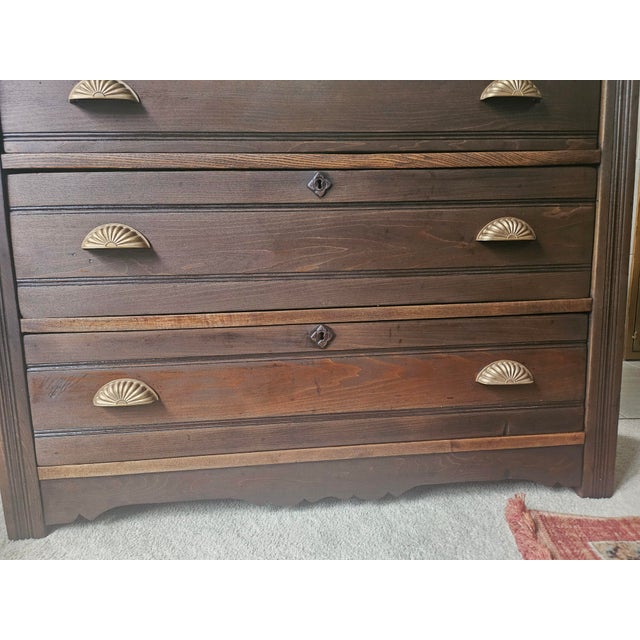 Antique Victorian Oak 3-Drawer Chest/ Dresser (c.1880-1890) For Sale - Image 4 of 13