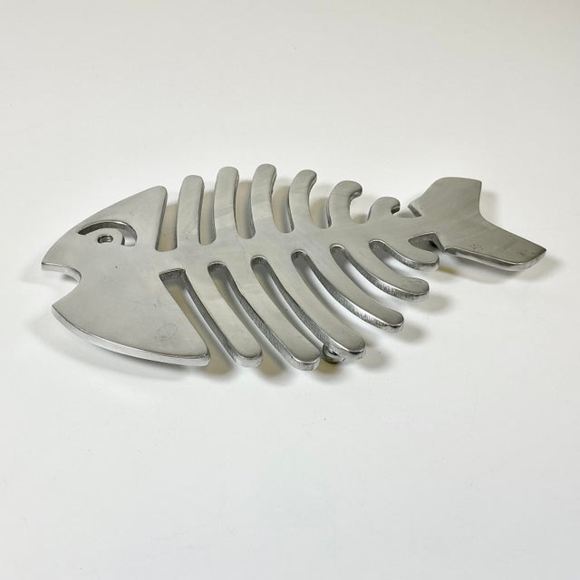 Metal 1980s Vintage Coastal Boho Chic Trompe L’Oeil Style Aluminum Fish Trivet For Sale - Image 7 of 13