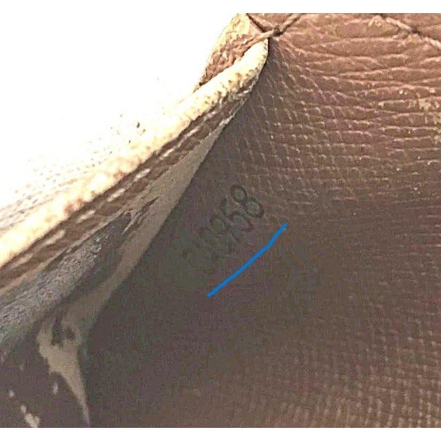 Metal 1990s Louis Vuitton Monogram Compact Zip Bifold Ladies Wallet For Sale - Image 7 of 8