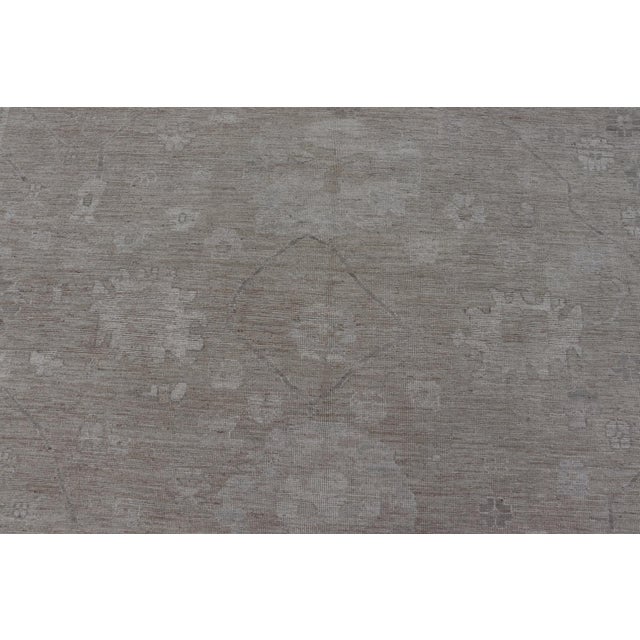Early 21st Century Muted Oushak Rug With Soft Taupe Field and Subtle Ivory Pattern For Sale - Image 5 of 14