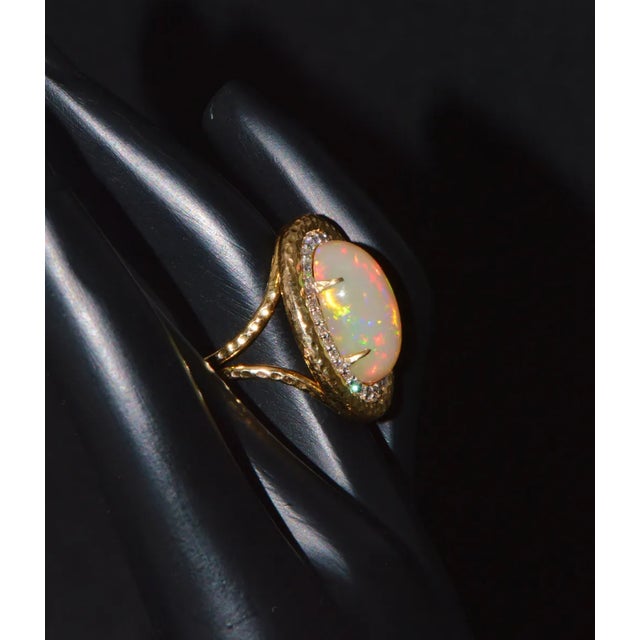 Certified Natural 7.44Cts VS F Diamond Opal Cocktail Halo Hammered 18K Solid Gold Ring, size 6.75 For Sale - Image 4 of 10