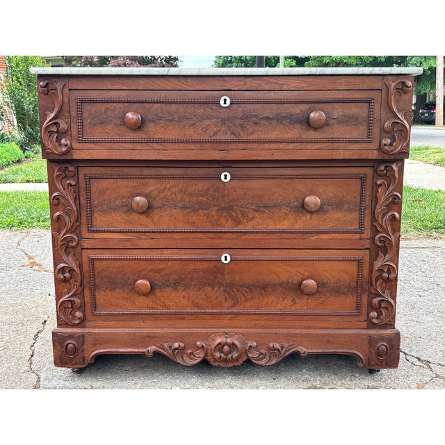 19th Century American Flame Mahogany Veneer Marble Top Commode Chest For Sale - Image 4 of 18