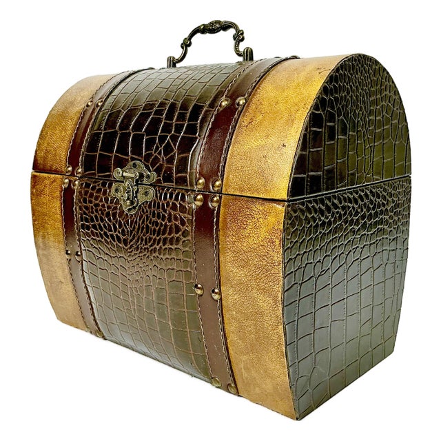 1980s Vintage Americana Boho Chic Wood and Faux Alligator Leather Box, After Ralph Lauren For Sale