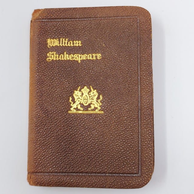 Brown Knickerbocker Shakespeare Collectible Set of 24 Miniature Leather Bound Books Pub Circa 1910 For Sale - Image 8 of 15