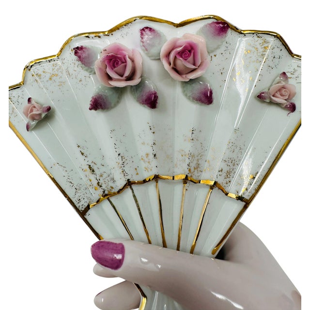 1950s Museum-Quality 1950s Lefton China "Lady's Hand" Set - Large Fan Dish & Bud Vase For Sale - Image 5 of 14