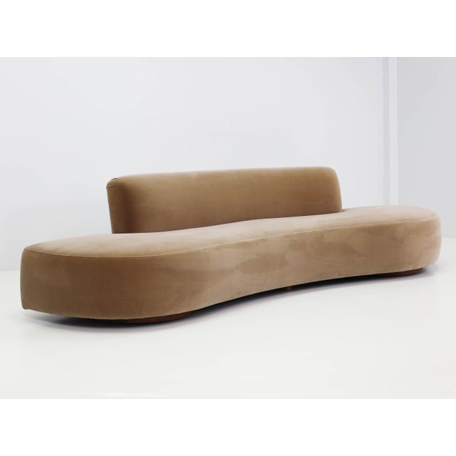 Large Anthropomorphic Sofa by Vladimir Kagan, 1962 For Sale - Image 4 of 16