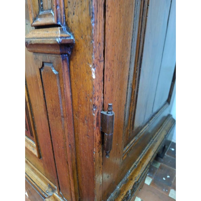 Late Baroque Genoese Linen Wardrobe in Walnut, 17th Century For Sale - Image 15 of 18