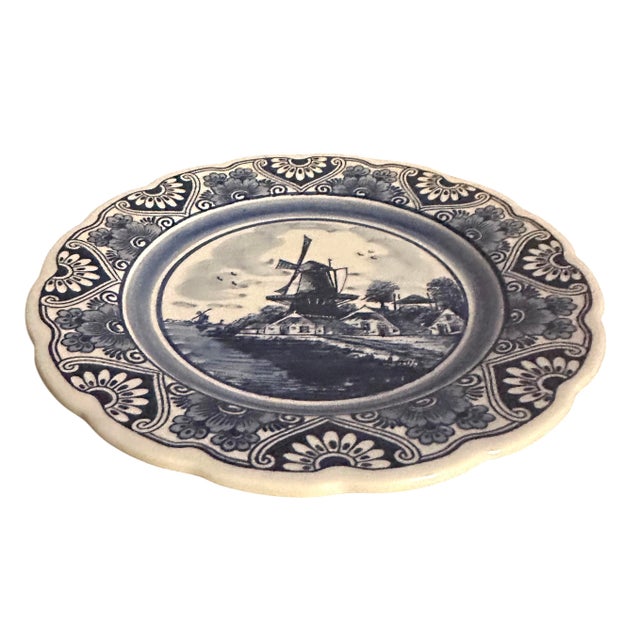 Mid-Century Modern Vintage Delft Decorative Scalloped Wall Plate For Sale - Image 3 of 10