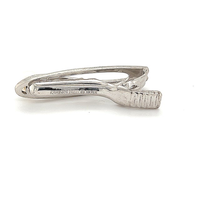 Japanese 1990s Mikimoto Estate Akoya Pearl Men's Tie Clasp Silver 7 mm 5.3 Grams For Sale - Image 3 of 11