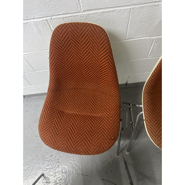 Herman Miller Chairs in Fiberglass by Charles and Ray Eames for Herman Miller, 1980, Set of 4 For Sale - Image 4 of 14