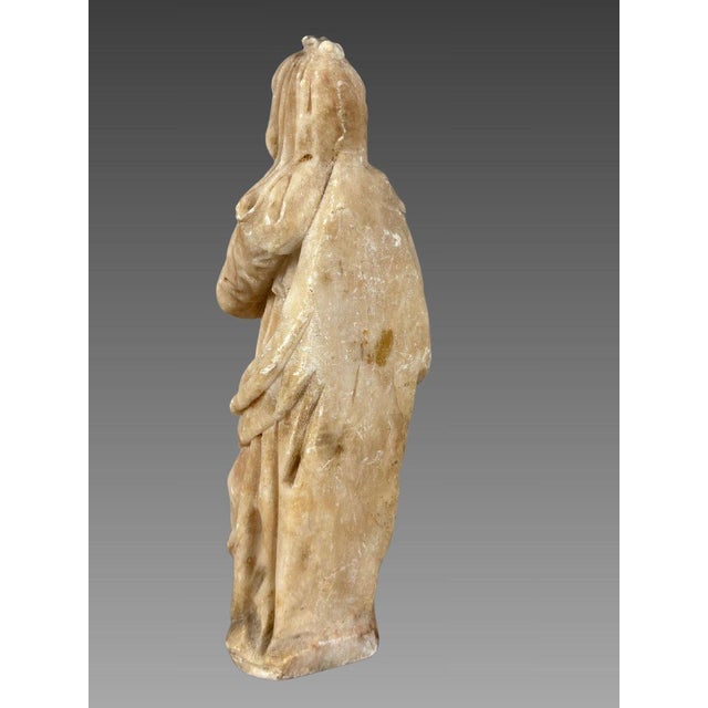 Flanders - Saint Anne, 16th century - Alabaster sculpture For Sale - Image 4 of 7