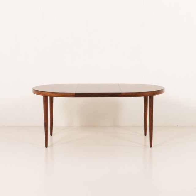 1960s Mid-Century Danish Round Rosewood Extendable Table attributed to Feldballes Møbelfabrik, 1960s For Sale - Image 5 of 15