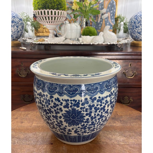 Mid to Late Twentieth Century Large Vintage Chinese Blue & White Porcelain Floral Fishbowl Planter Jardinière For Sale - Image 10 of 10
