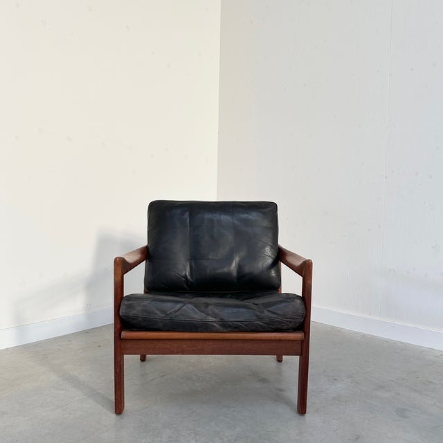 Black Leather Chair by Illum Wikkelso for Niels Eilersen, Denmark, 1960s, in Good conditions. Designed 1960 to 1969 This...