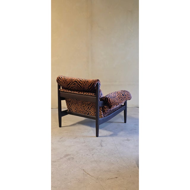 Mid-Century Modern Set of Vintage Lounge Chair with Ottoman in Orange Zebra Velvet Fabric, 1970s For Sale - Image 3 of 15