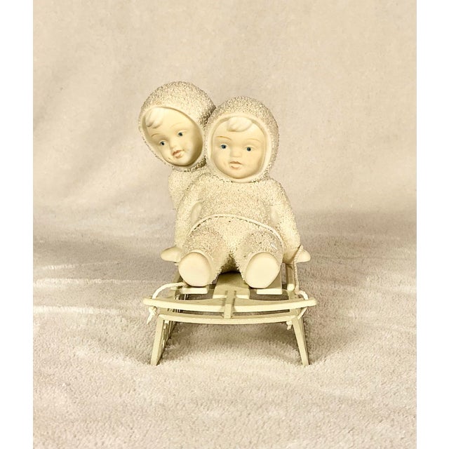 Department 56 Snowbabies "Two Little Babies on the Go!" Figurine 1997-2001 Original Box & Packing For Sale - Image 4 of 12