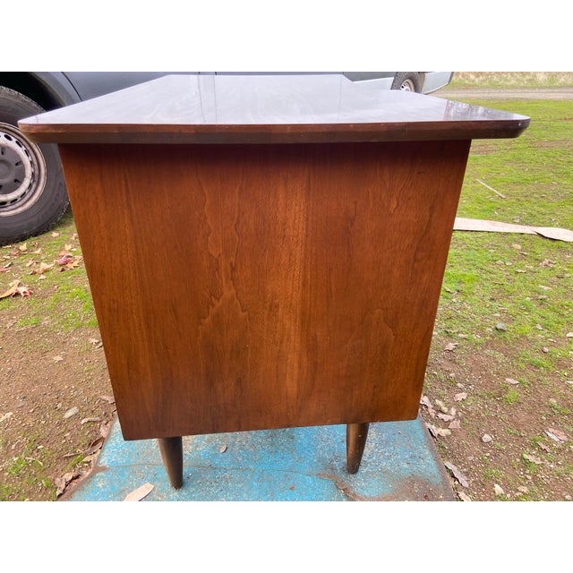 Mid-Century Modern Vintage Mid Century Modern Attributed to Mainline Hooker Writing Desk Unmarked For Sale - Image 3 of 12