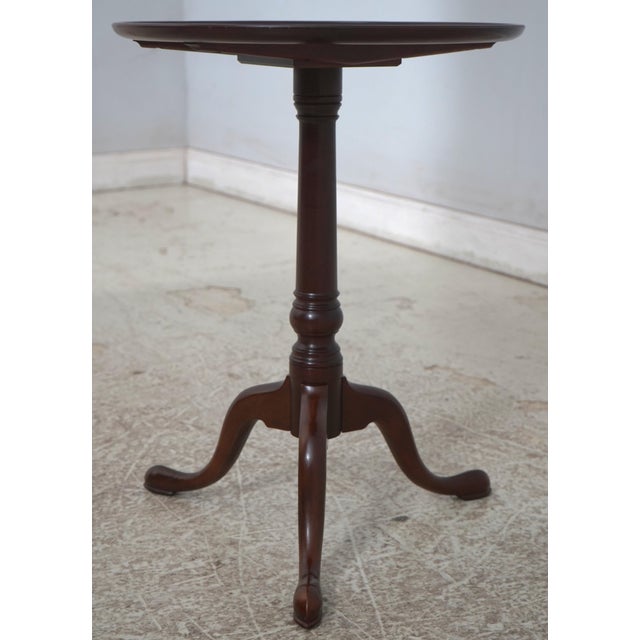 Age: C.2005 Details: Colonial Williamsburg WA-1010 High Quality Construction Queen Anne Legs & Pad Feet 18 C. Design...