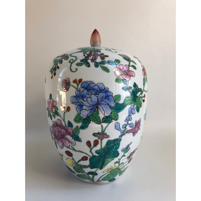 Chinoiserie Vintage Chinese Porcelain Palm Beach Chinoiserie Style Large Floral Ginger Jar For Sale - Image 3 of 9