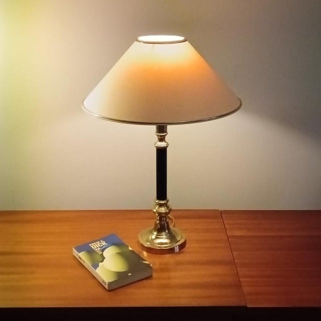 Fabric lampshade Standard E27 socket - no ground connection required Height of base only: 38 cm Weight: 1.3 kg European...