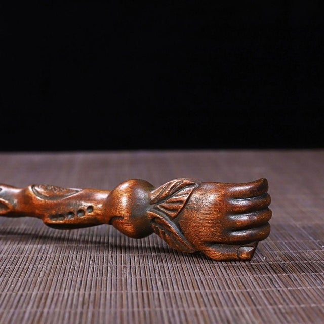 Mid 20th Century Vintage Chinese Huali Rosewood Back Scratcher | Carved Monkey & Peach Motif For Sale - Image 5 of 8