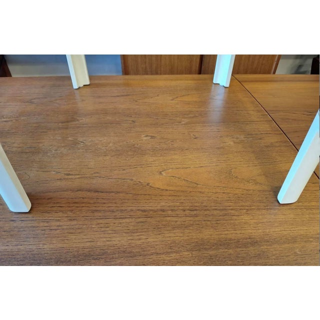 Coffee Table in White Lacquered Wood with Glass Top, 1960s For Sale - Image 5 of 8